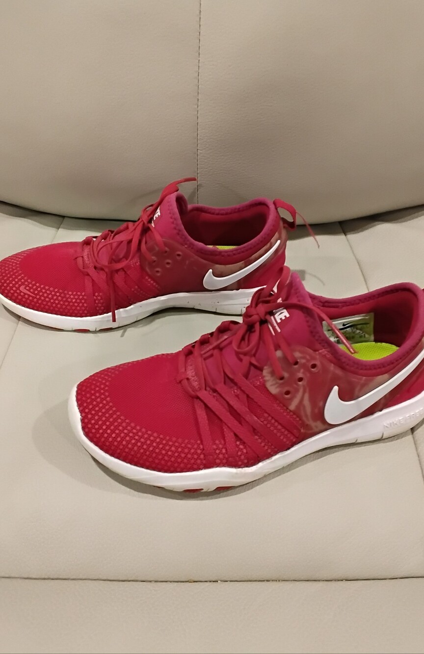 USED Nike Free TR 7 Lightweight Trainers Fushia 6.5 - Picture 2 of 5